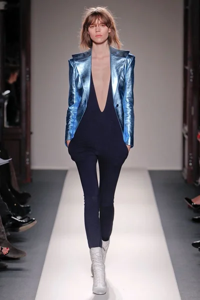 Look 27